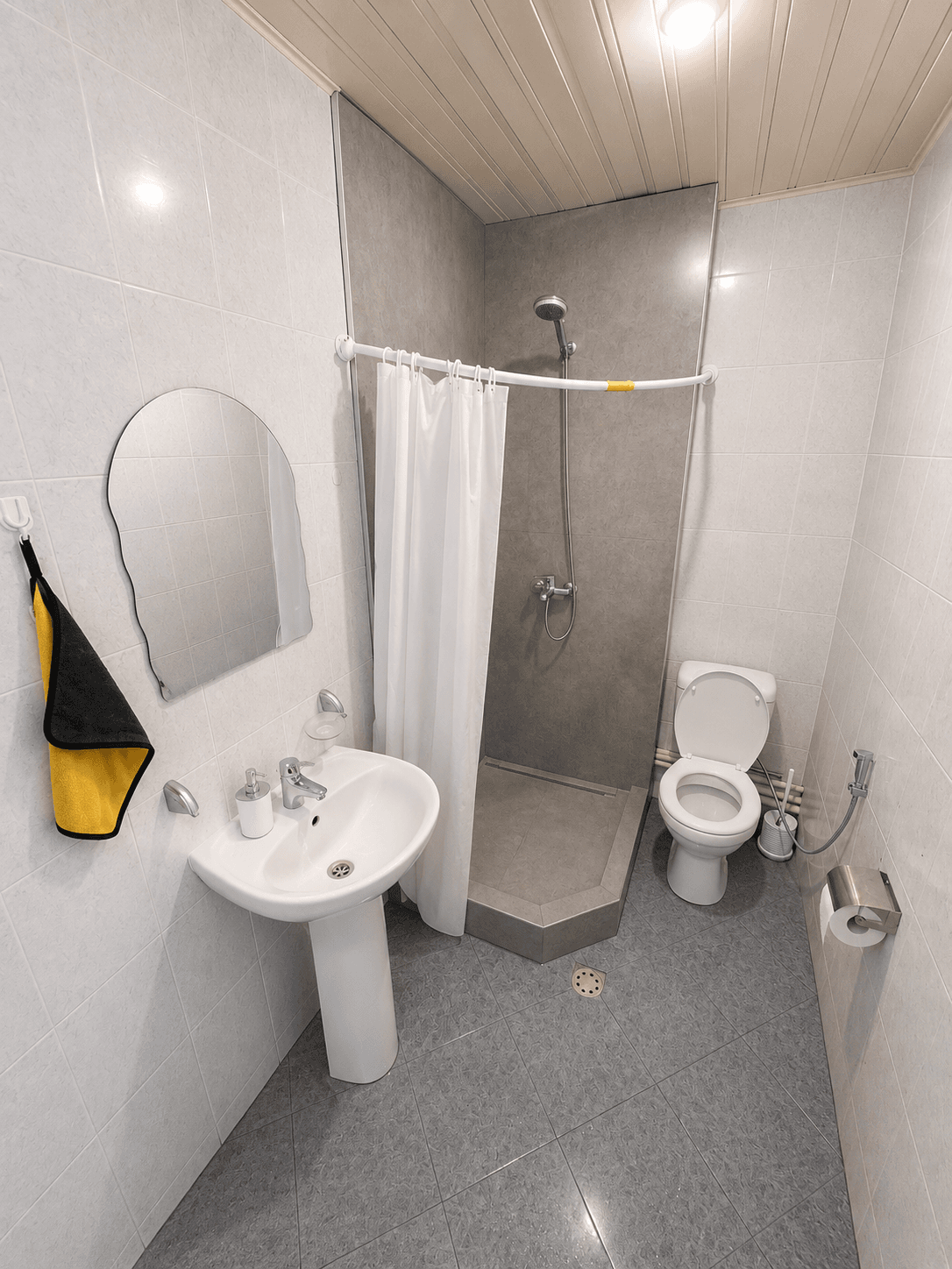 14-Bed Dormitory — 6